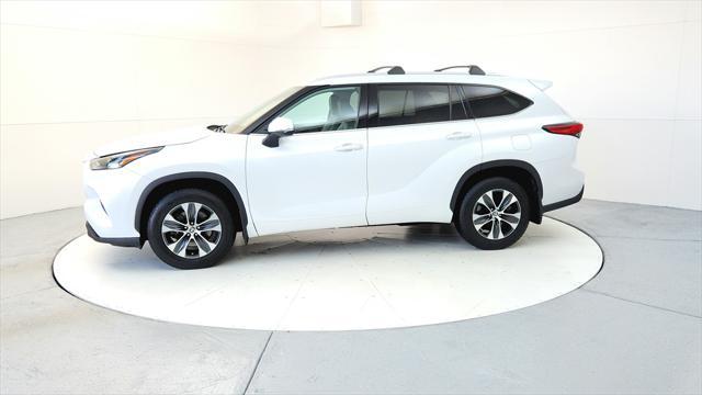 used 2022 Toyota Highlander car, priced at $35,395