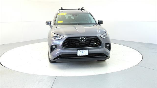 used 2022 Toyota Highlander car, priced at $31,985