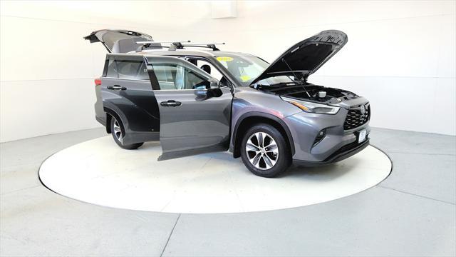 used 2022 Toyota Highlander car, priced at $31,985