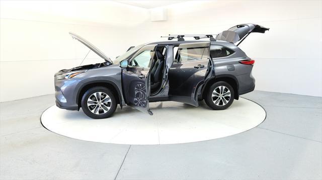 used 2022 Toyota Highlander car, priced at $31,985