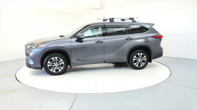 used 2022 Toyota Highlander car, priced at $31,985