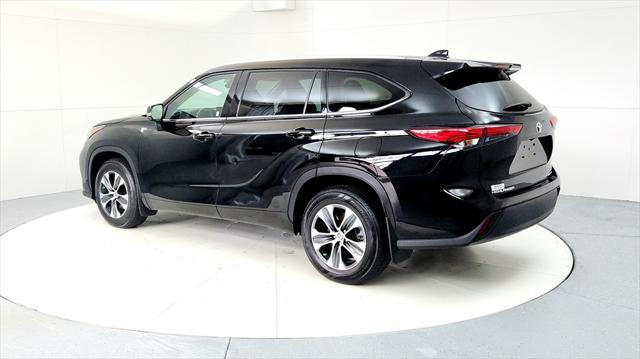 used 2022 Toyota Highlander car, priced at $37,985