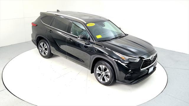 used 2022 Toyota Highlander car, priced at $37,985