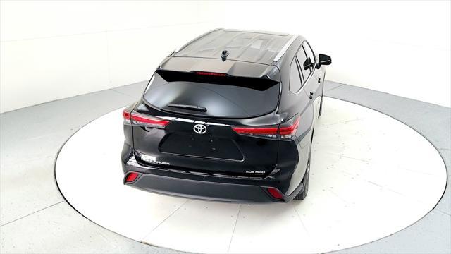 used 2022 Toyota Highlander car, priced at $37,985