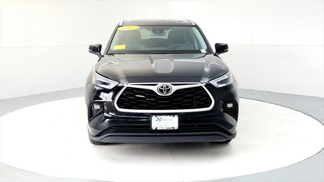 used 2022 Toyota Highlander car, priced at $37,985