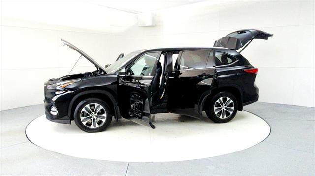 used 2022 Toyota Highlander car, priced at $37,985