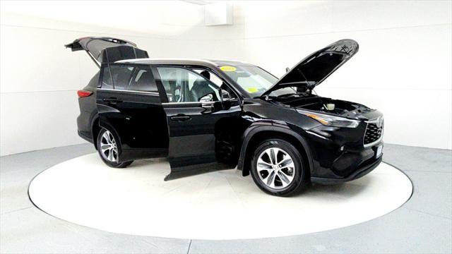 used 2022 Toyota Highlander car, priced at $37,985