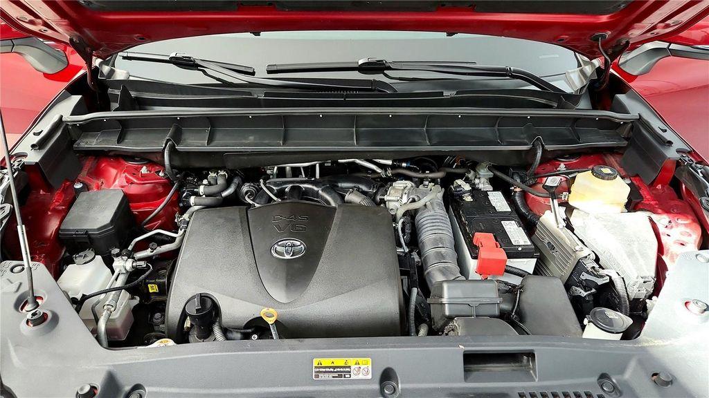 used 2022 Toyota Highlander car, priced at $35,985