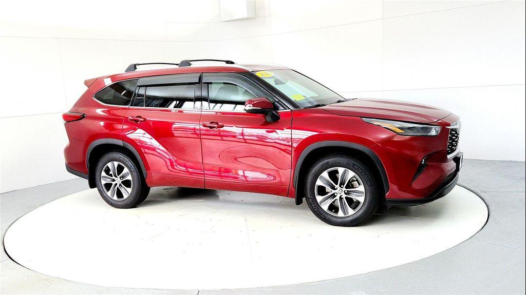used 2022 Toyota Highlander car, priced at $35,985
