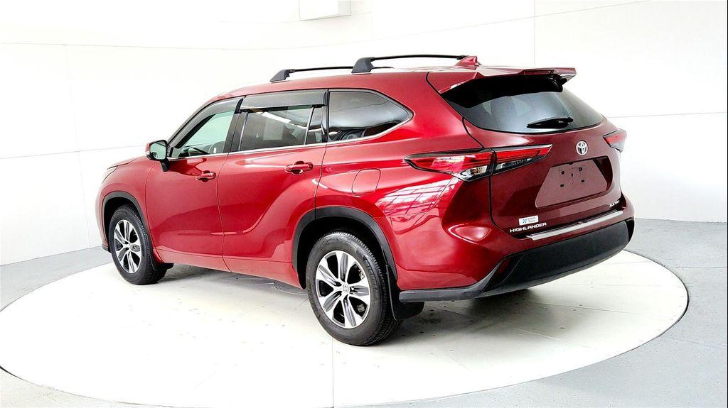 used 2022 Toyota Highlander car, priced at $35,985