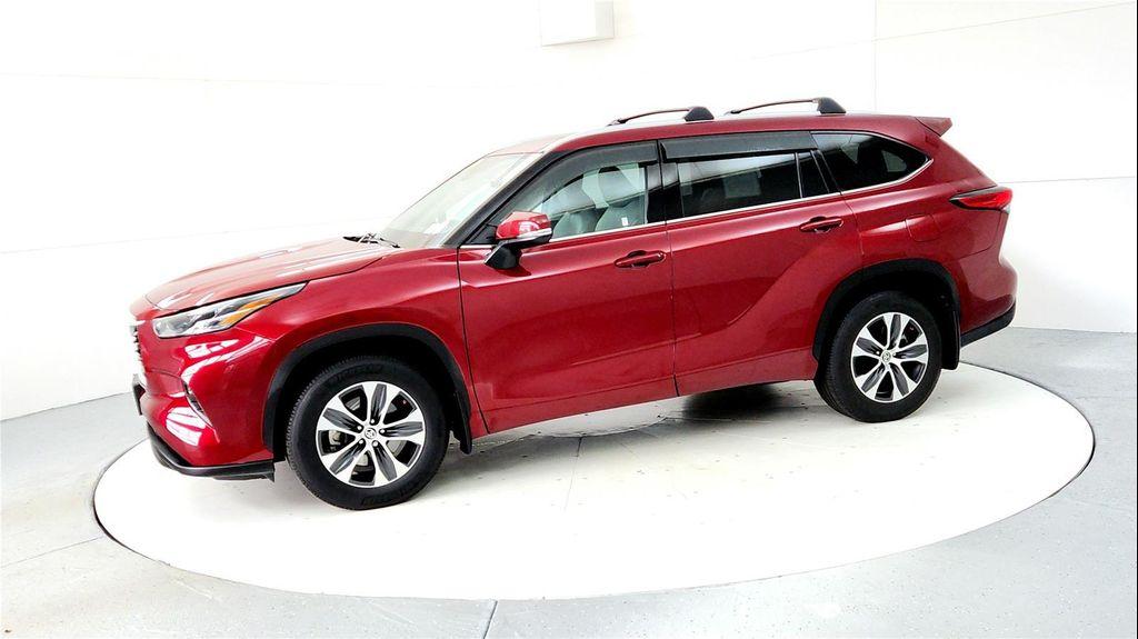 used 2022 Toyota Highlander car, priced at $35,985