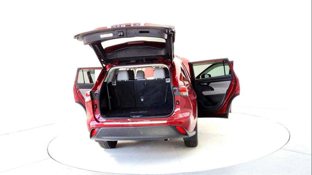 used 2022 Toyota Highlander car, priced at $35,985
