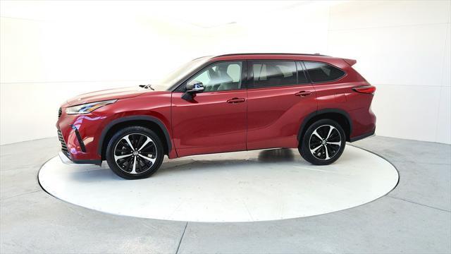 used 2021 Toyota Highlander car, priced at $35,295