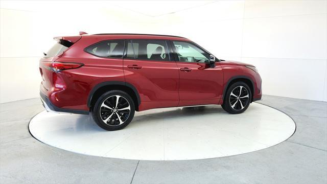 used 2021 Toyota Highlander car, priced at $35,295