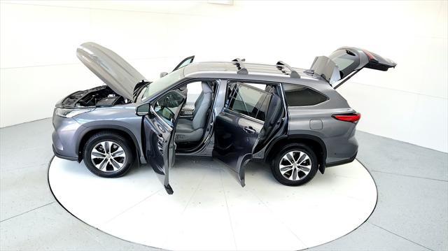 used 2021 Toyota Highlander car, priced at $30,985