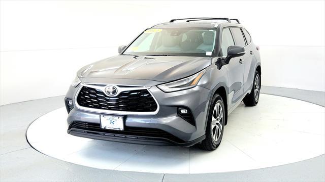 used 2021 Toyota Highlander car, priced at $30,985
