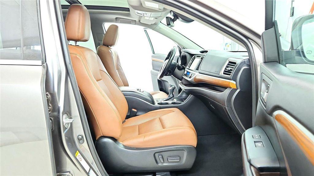 used 2017 Toyota Highlander car, priced at $24,985