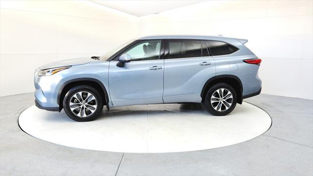 used 2021 Toyota Highlander car, priced at $38,996