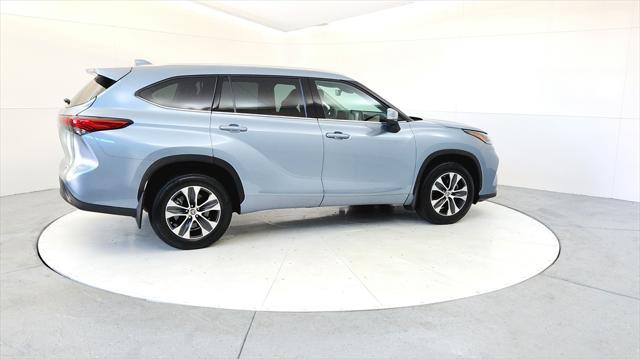 used 2021 Toyota Highlander car, priced at $38,996