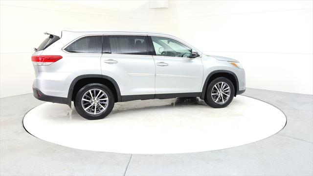 used 2019 Toyota Highlander car, priced at $28,985