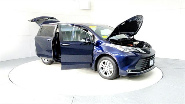 used 2023 Toyota Sienna car, priced at $50,295
