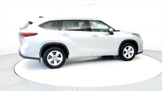 used 2022 Toyota Highlander car, priced at $35,495