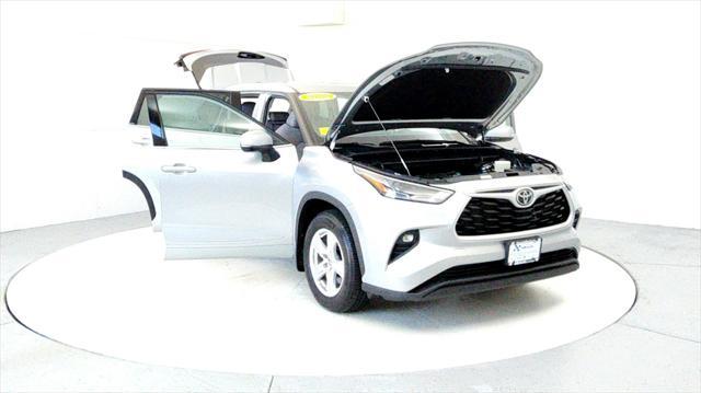used 2022 Toyota Highlander car, priced at $35,495