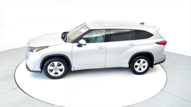 used 2022 Toyota Highlander car, priced at $35,495