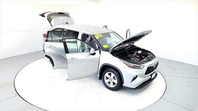 used 2022 Toyota Highlander car, priced at $35,495