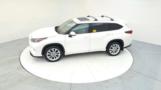 used 2021 Toyota Highlander car, priced at $35,985