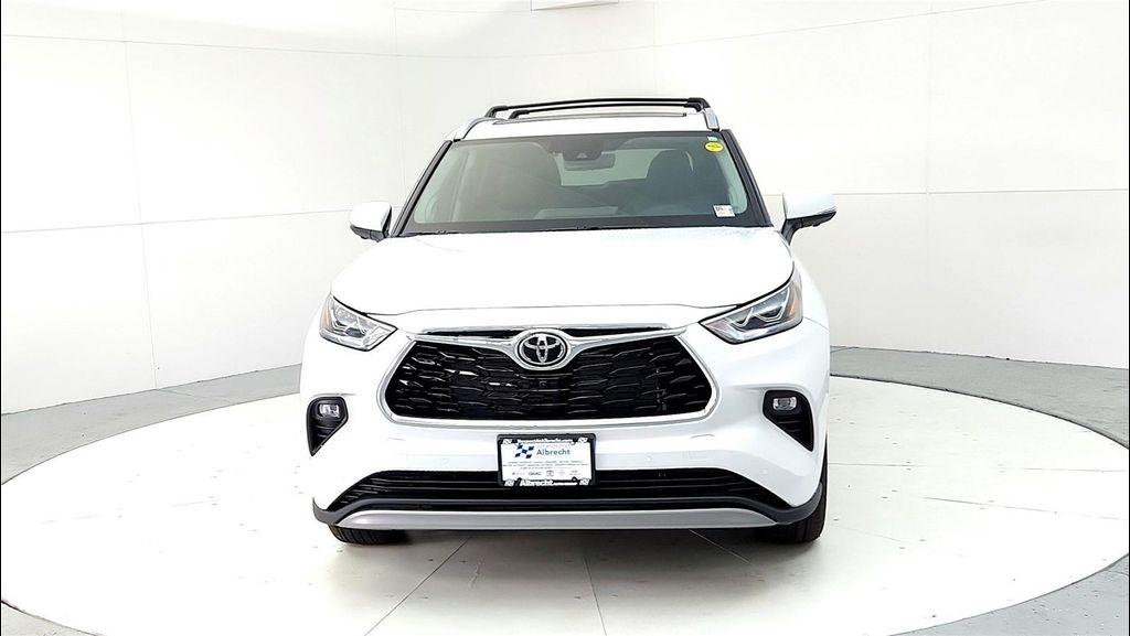new 2025 Toyota Highlander car, priced at $55,772