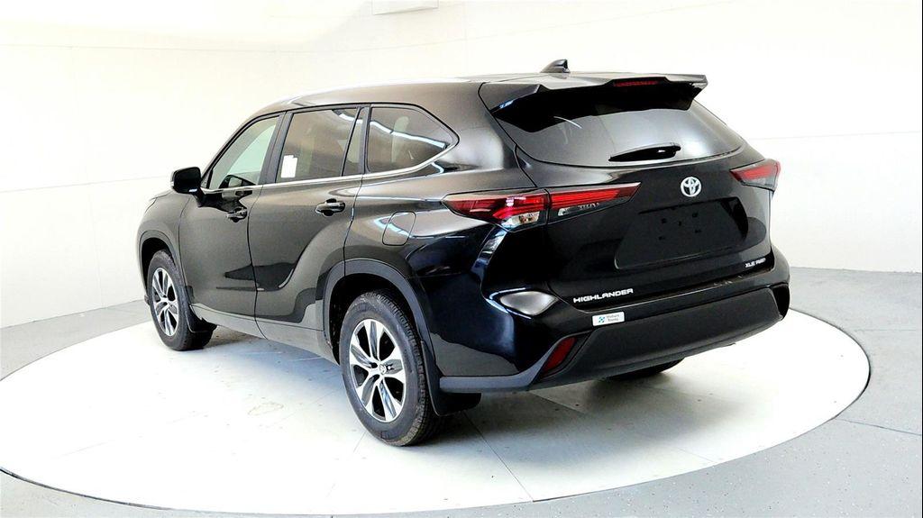 new 2025 Toyota Highlander car, priced at $47,338