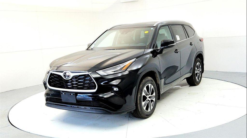 new 2025 Toyota Highlander car, priced at $47,338
