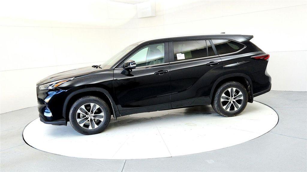 new 2025 Toyota Highlander car, priced at $47,338