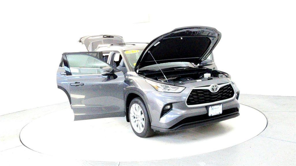 used 2023 Toyota Highlander car, priced at $41,985