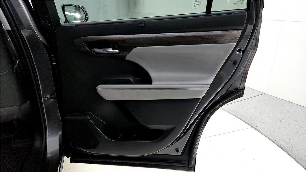 used 2023 Toyota Highlander car, priced at $41,985