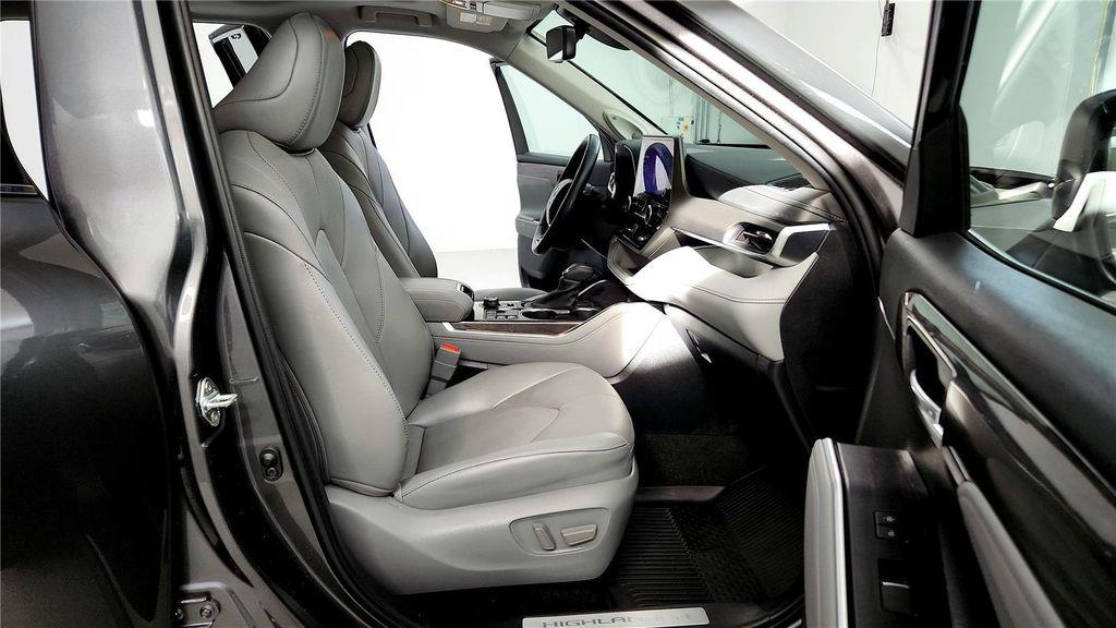 used 2023 Toyota Highlander car, priced at $41,985