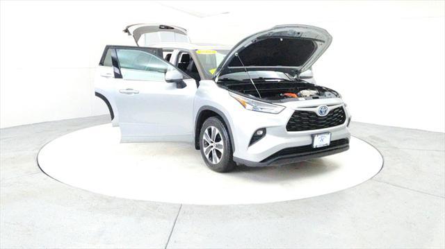 used 2022 Toyota Highlander Hybrid car, priced at $34,985