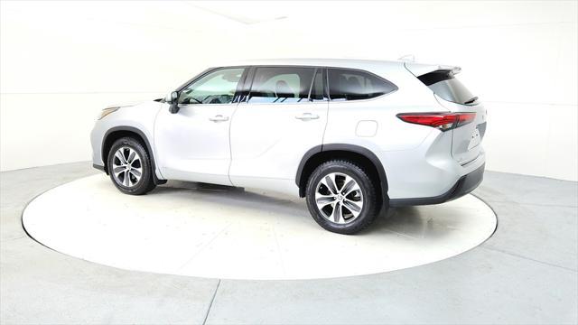 used 2022 Toyota Highlander Hybrid car, priced at $34,985