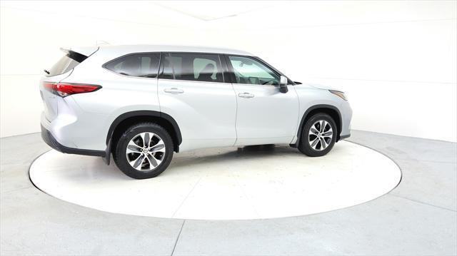 used 2022 Toyota Highlander Hybrid car, priced at $34,985