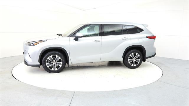 used 2022 Toyota Highlander Hybrid car, priced at $34,985