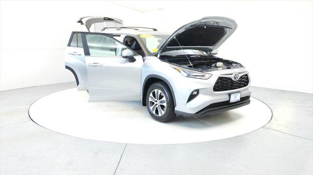 used 2024 Toyota Highlander car, priced at $42,985