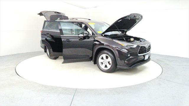 used 2022 Toyota Highlander car, priced at $32,985