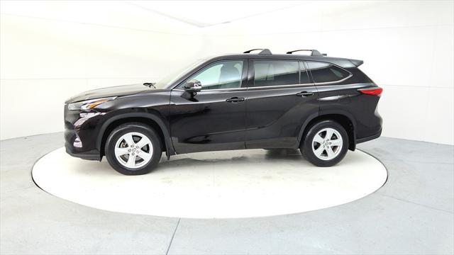 used 2022 Toyota Highlander car, priced at $32,985