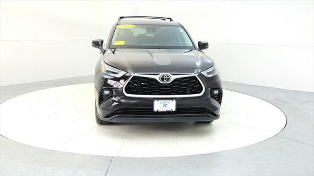 used 2022 Toyota Highlander car, priced at $32,985