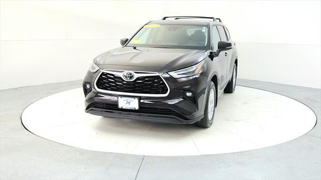 used 2022 Toyota Highlander car, priced at $32,985