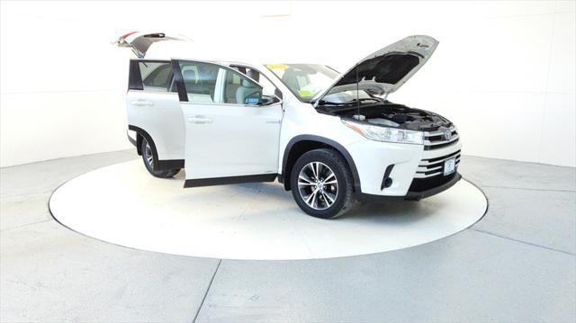 used 2019 Toyota Highlander Hybrid car, priced at $25,595