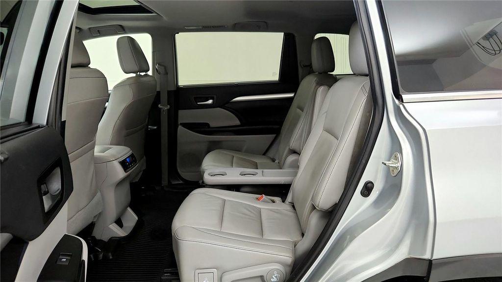 used 2019 Toyota Highlander car, priced at $27,985