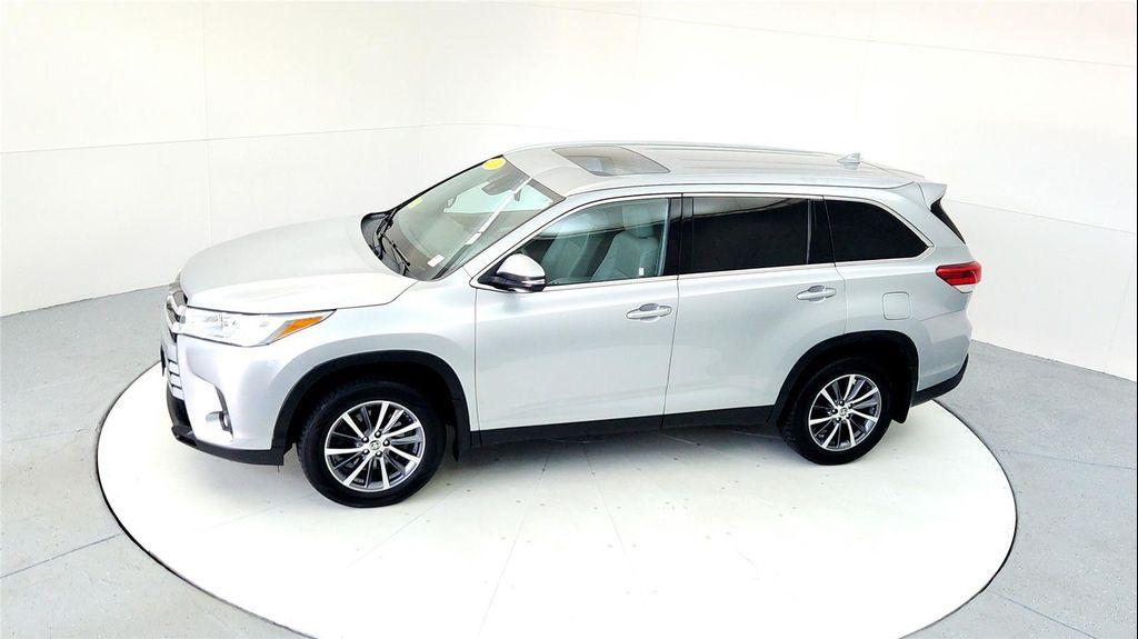 used 2019 Toyota Highlander car, priced at $27,985