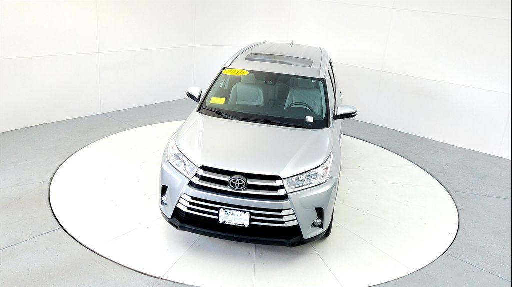 used 2019 Toyota Highlander car, priced at $27,985